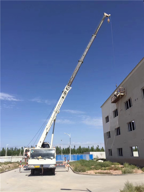 黄石市“轻装强干”—— 吊车的 “轻量化臂架” 技术